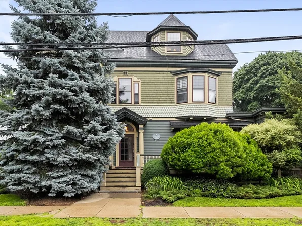 14 Wellington St APT 1, Arlington, MA 02476