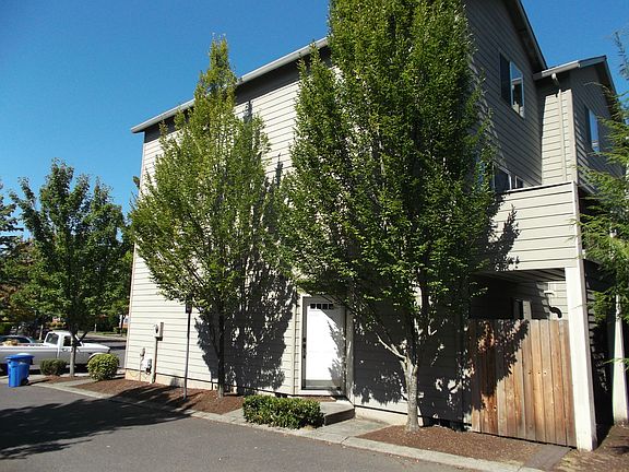 Entrance/View of deck &patio