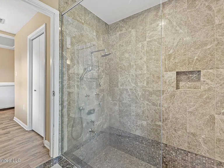 687 Oahu St — Photo 13