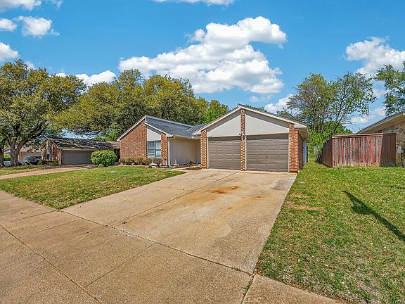 2nd image of 2409 Springridge Dr