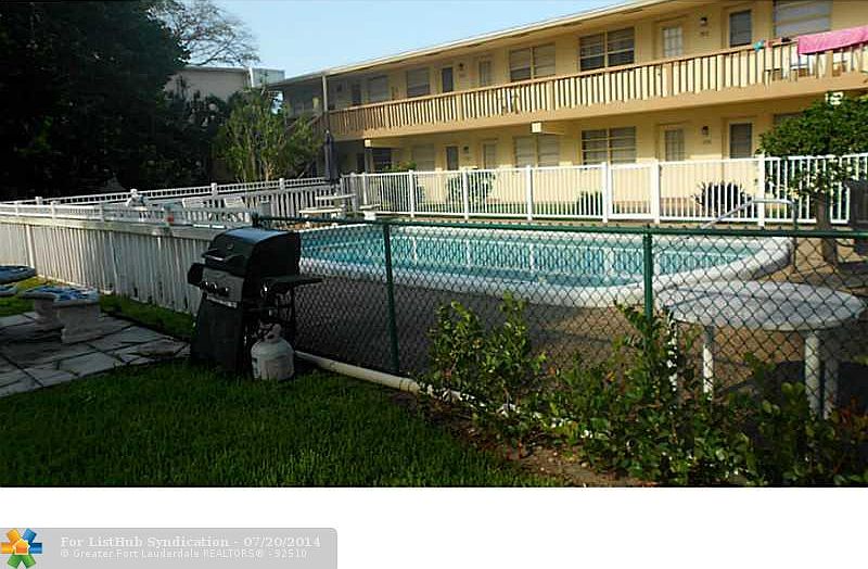 1st image of 701 Pine Dr APT 208