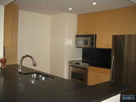 5th image of 3407 City Pl #3407