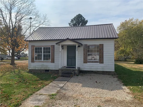 1111 Ohio St, Edgewood, IL 62426
