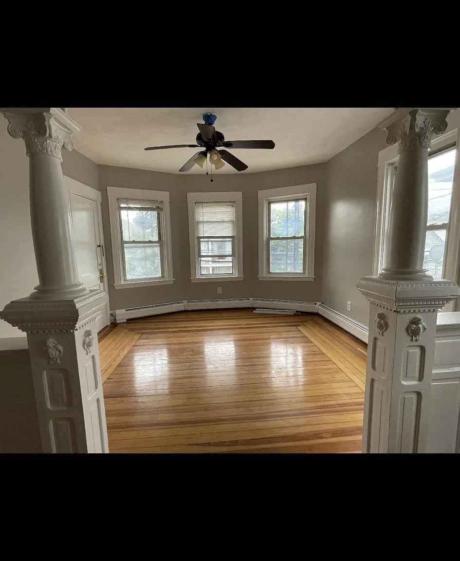 3 bed, 1200 sqft, $1,700 — Photo 4