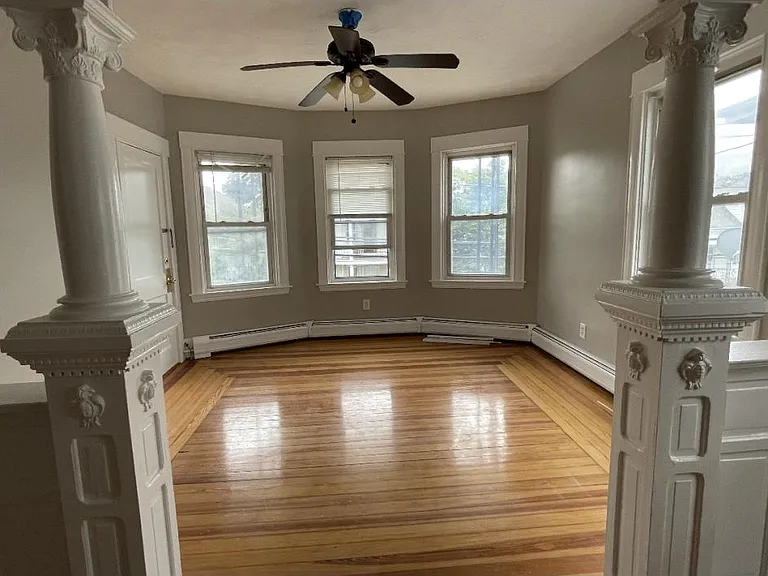 121 Wood St — Photo 4