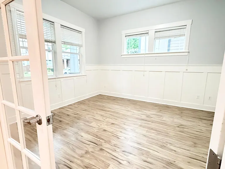 28172 SW Iceland Ave — Photo 5