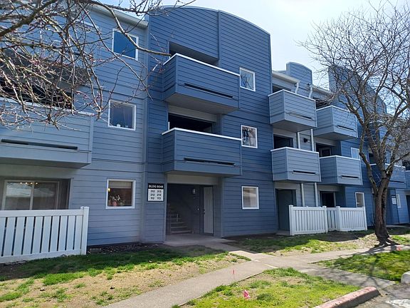 2nd image of 6048 SE Drake St APT 113