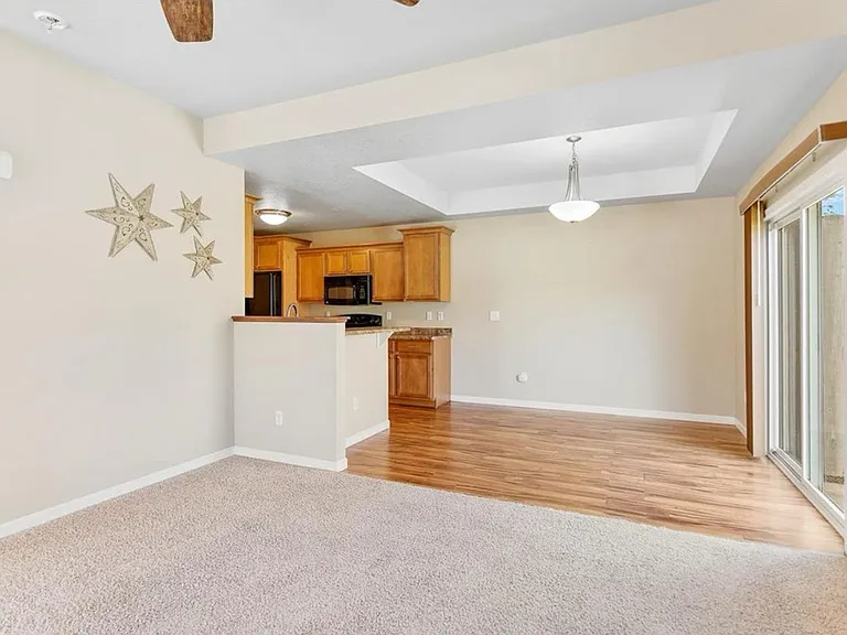 1593 Burr Dr — Photo 6