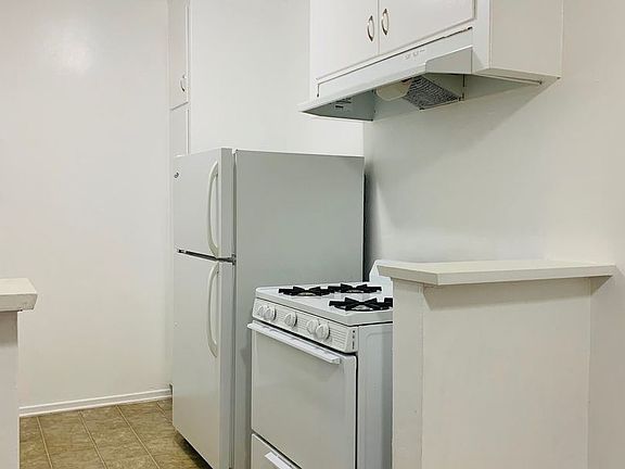 5th image of 11958 Mayfield Ave APT 6