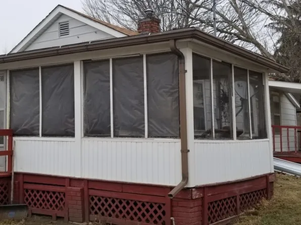 323 S 1st St, Princeton, IL 61356