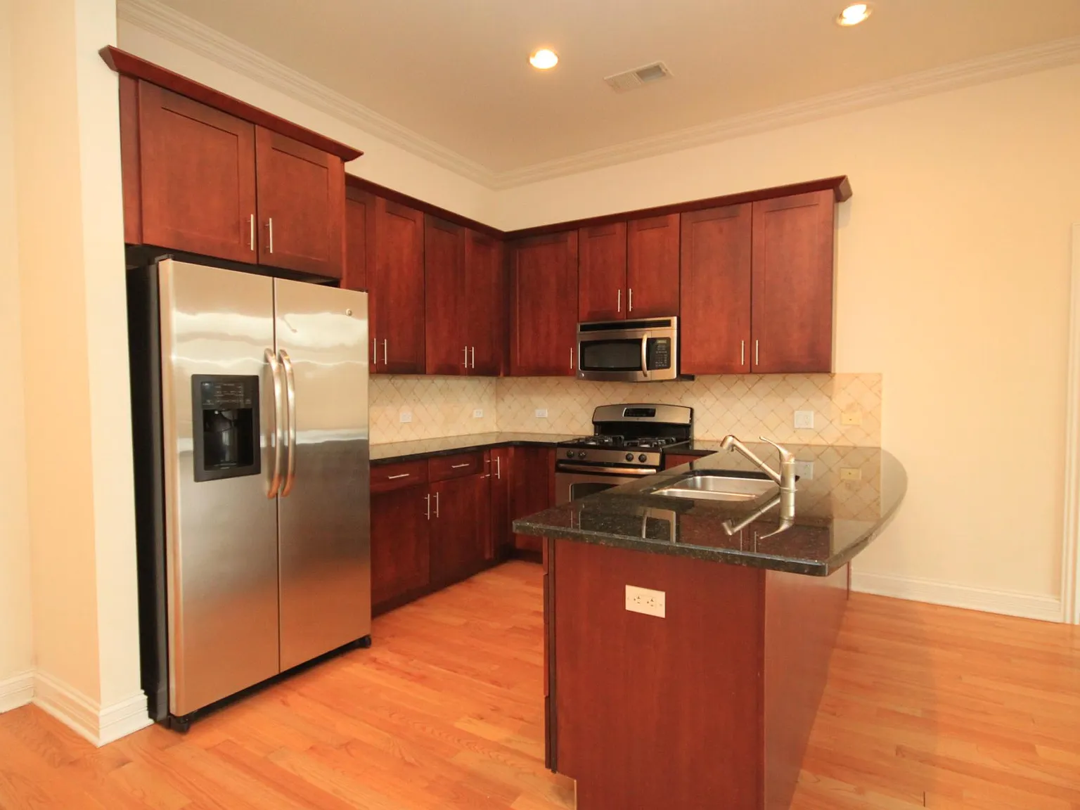 2 bed, 1347 sqft, $3,711 — Photo 3