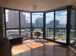 33 W Delaware Pl APT 19J, Chicago, IL 60610