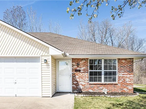 998 Christie Ln, Grain Valley, MO 64029