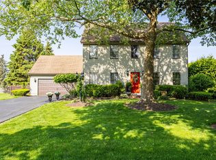 75 Pinebrook Dr, Rochester, NY 14616