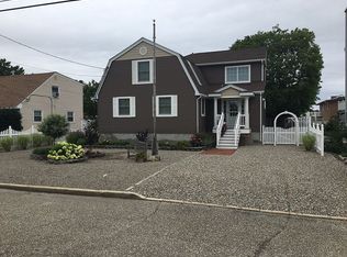 321 W 6th St, Ship Bottom, NJ 08008