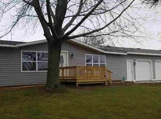 3835 Queens Rd, Greenleaf, WI 54126