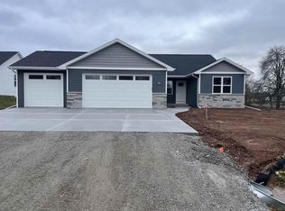 W5691 Vans Rd, Appleton, WI 54955