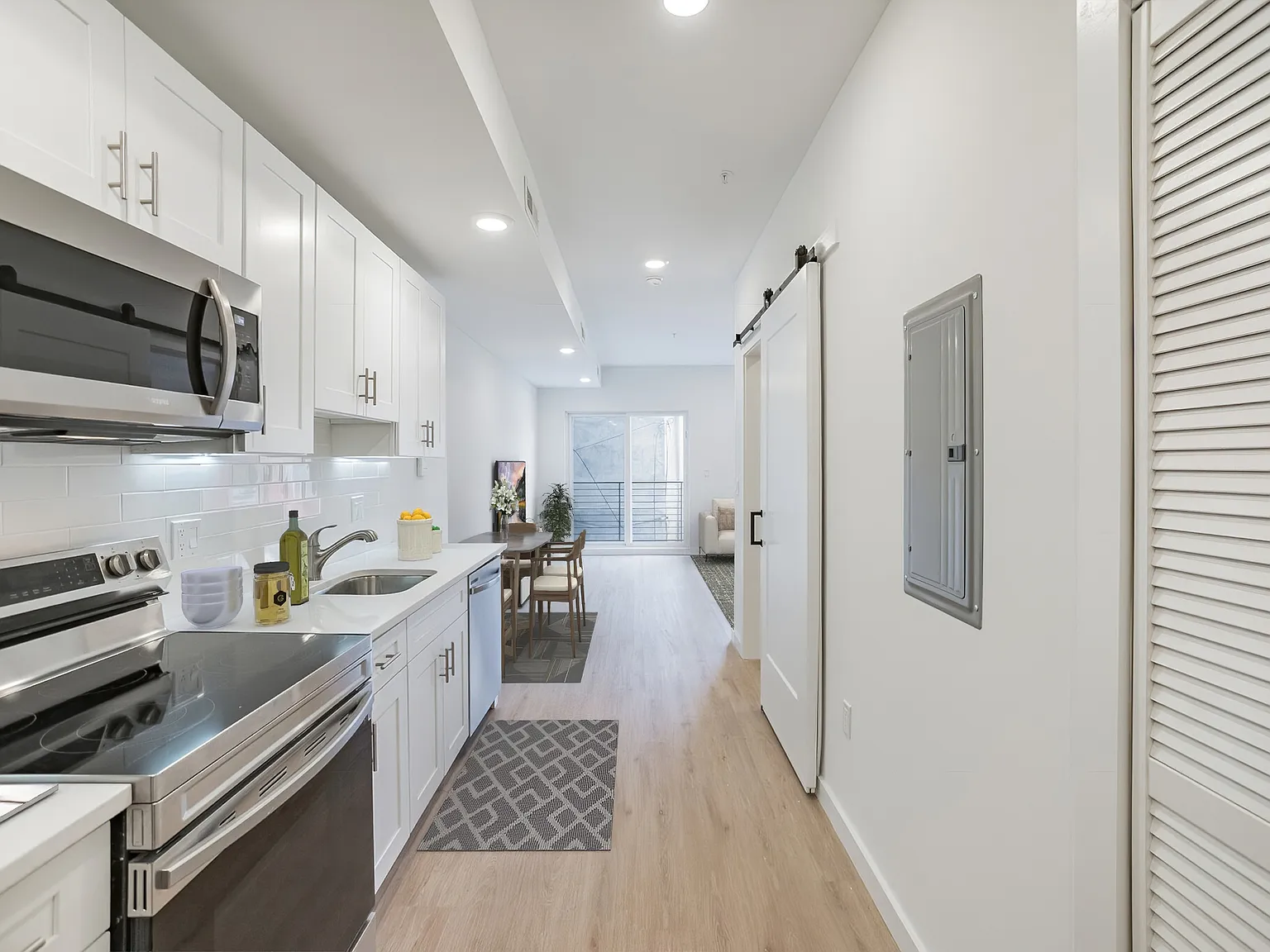 834 N Broad St — Photo 2
