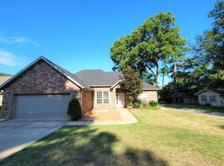 1589 N Sang Ave, Fayetteville, AR 72703