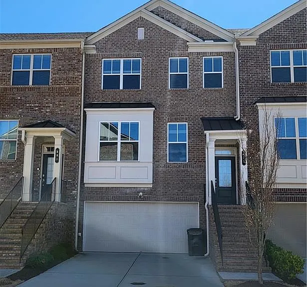 871 Sunset Park Dr — Photo 1