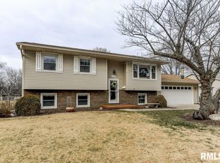 255 Saxon Dr, Springfield, IL 62704