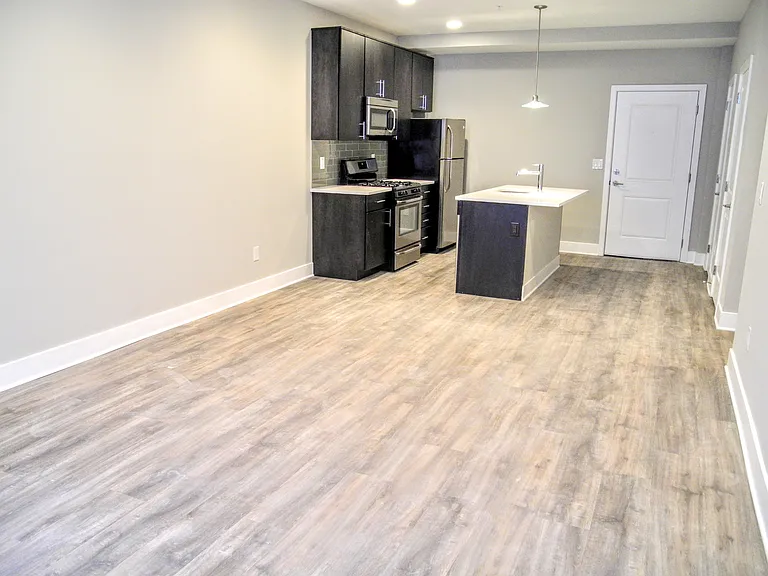 1607 Catherine St — Photo 31
