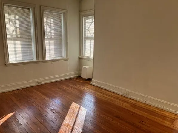 1019 Spruce St APT 3F, Philadelphia, PA 19107