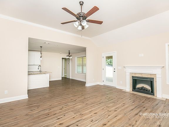 3rd image of 475 Southern Oaks Dr