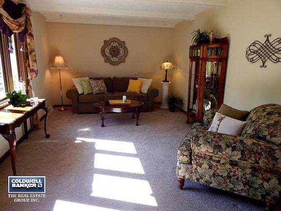 Entry to Living Room