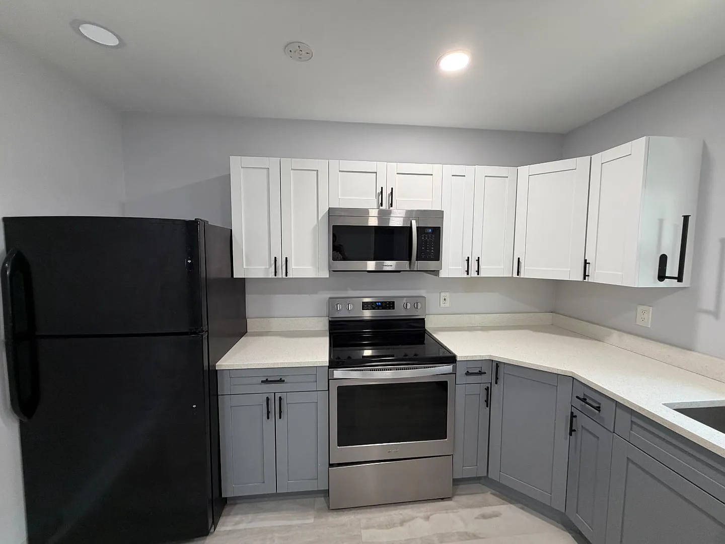 1100 Beverly Ave - Unit D — Photo 3