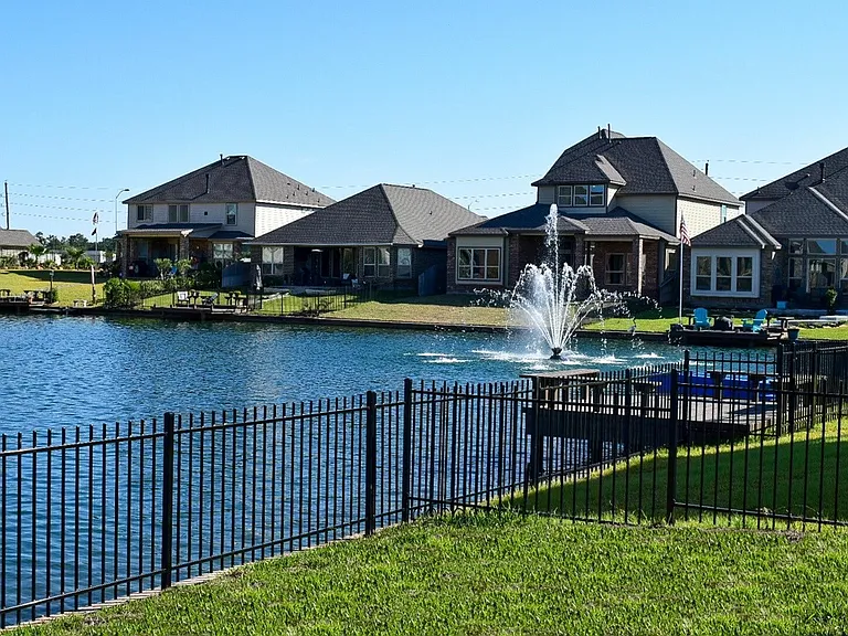 Westhope Dr — Photo 20