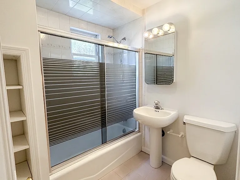 1st Floor Full Bathroom