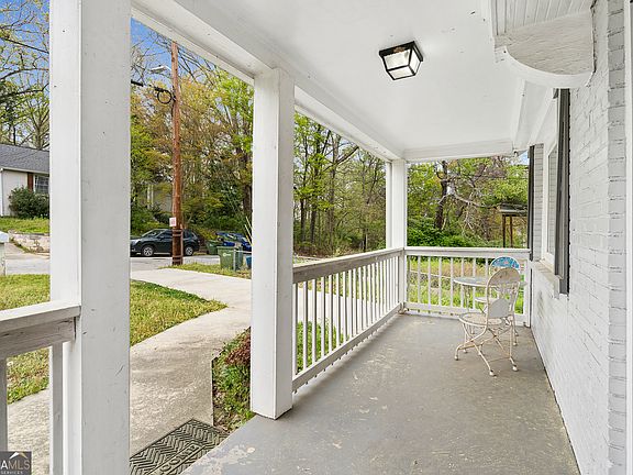 5th image of 1674 Browning St SW