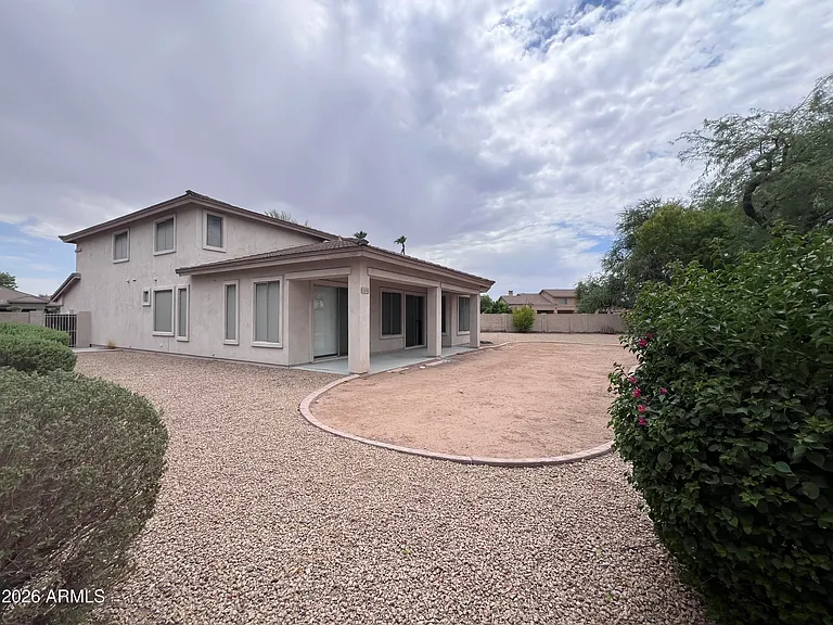 218 E Sunburst Ln — Photo 27
