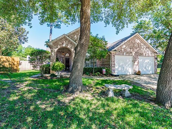 3rd image of 19111 Kelly Oaks Ct