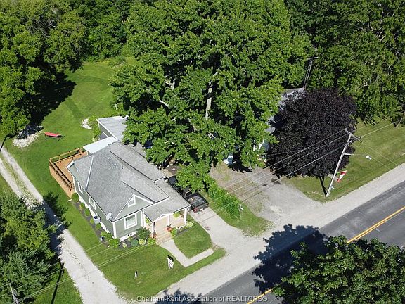 3rd image of 10140 Iona Rd
