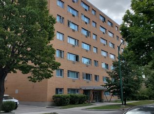 61 Edmonton St #1A, Winnipeg, MB R3C 1P9