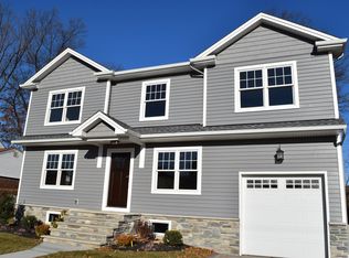 35 Spindler Ter, Saddle Brook, NJ 07663