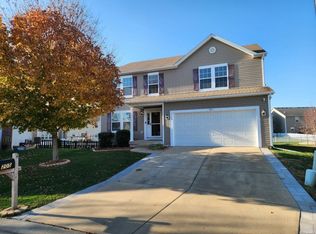 205 Greenleaf Cir, Belleville, IL 62221