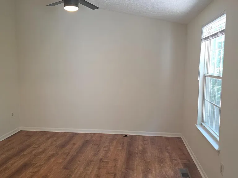 9638 Glendower Ct — Photo 10