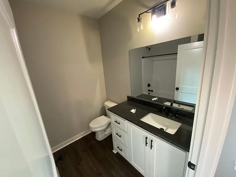 606 SW 3rd St #2 — Photo 19