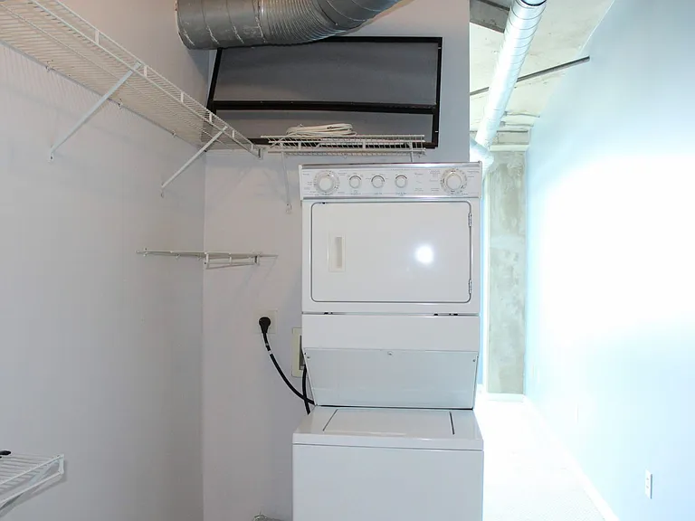 115 W Peachtree Pl NW #505 — Photo 11
