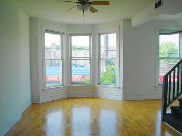 1141 W Belmont Ave #2, Chicago, IL 60657