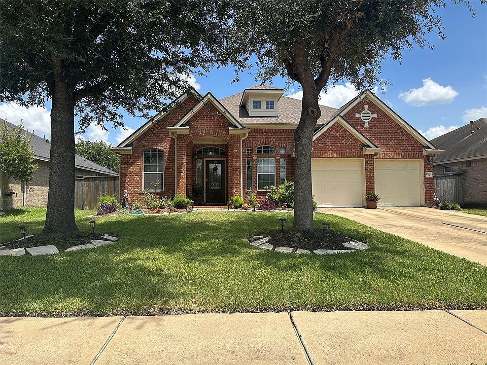 1st image of 16218 Saxon Hollow Ln