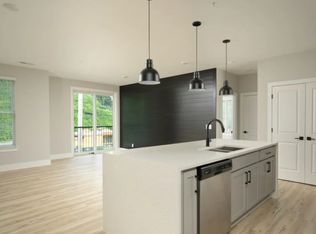 1711 Commerce St #207, Chattanooga, TN 37405