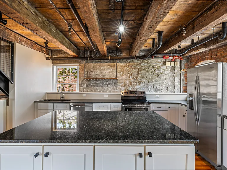 371 S Main St — Photo 10