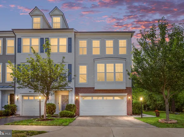 9173 Balaton Lake Ln, Bristow, VA 20136
