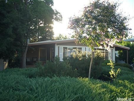 1st image of 266 Stonebrook Dr