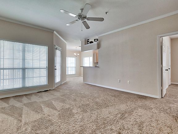 3rd image of 7800 Point Meadows Dr APT 1027