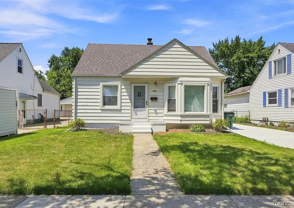 100 S Custer Ave